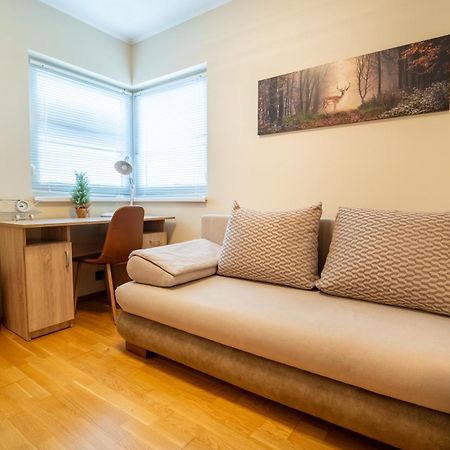 Abg House Ecser 外观 照片