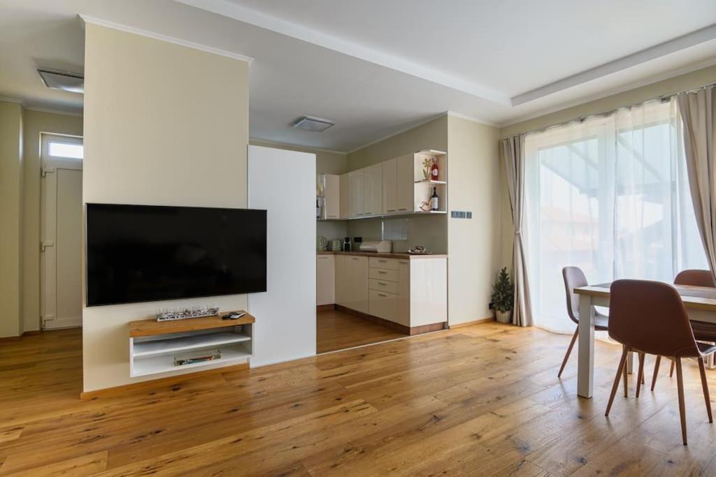 Abg House Ecser 外观 照片