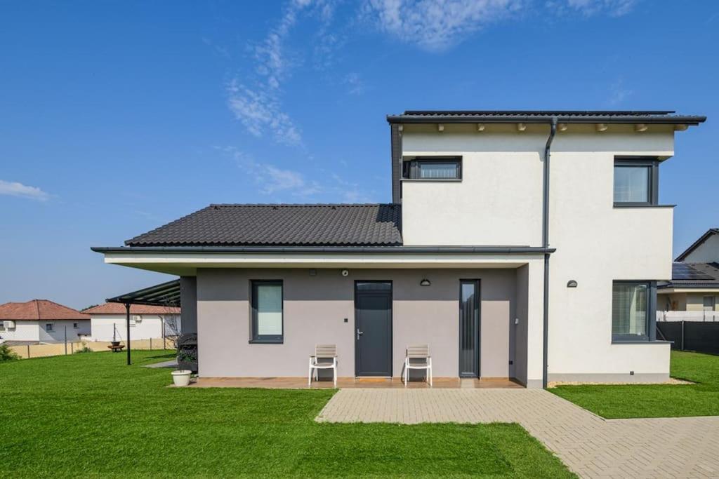 Abg House Ecser 外观 照片